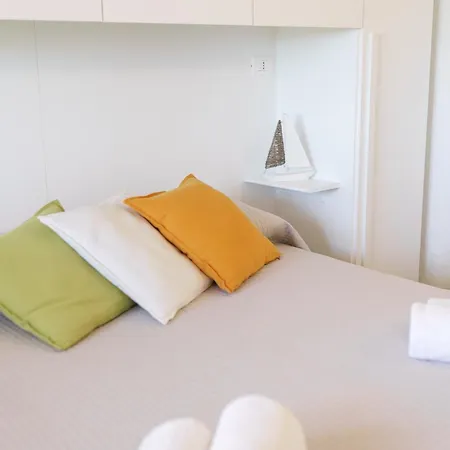 Gennaro's 1 - Live The Sea View Apartament *