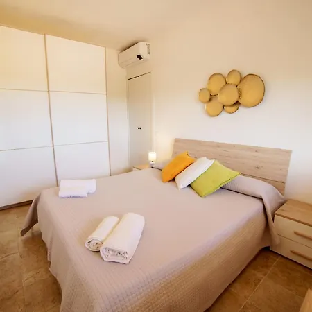 Gennaro's 1 - Live The Sea View Apartament *